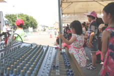 学園祭,夏祭り,盆踊り,子供会,学校行事,結婚式二次会,式典,企業イベントなどのスピーカーやマイクのレンタル風景